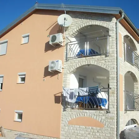 Geraeumige By Interhome * Vir