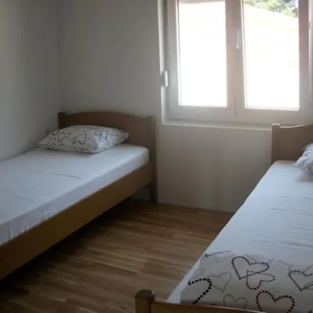 Lägenhet Geraeumige By Interhome Vir