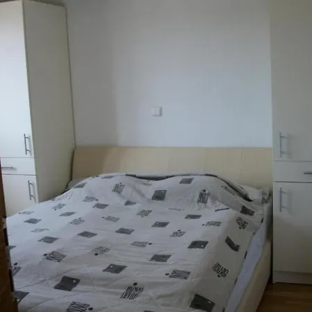 Geraeumige By Interhome Apartman *